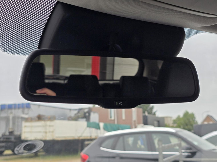 Vehicle Image 38