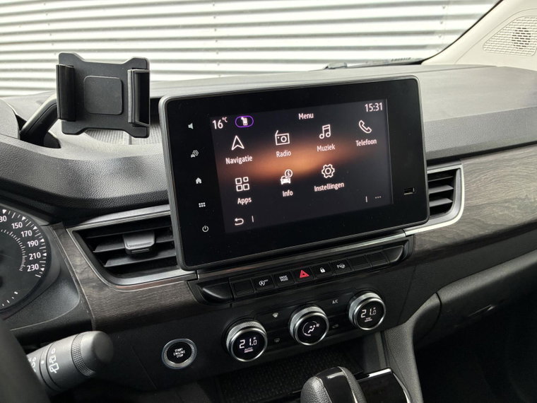 Vehicle Image 28