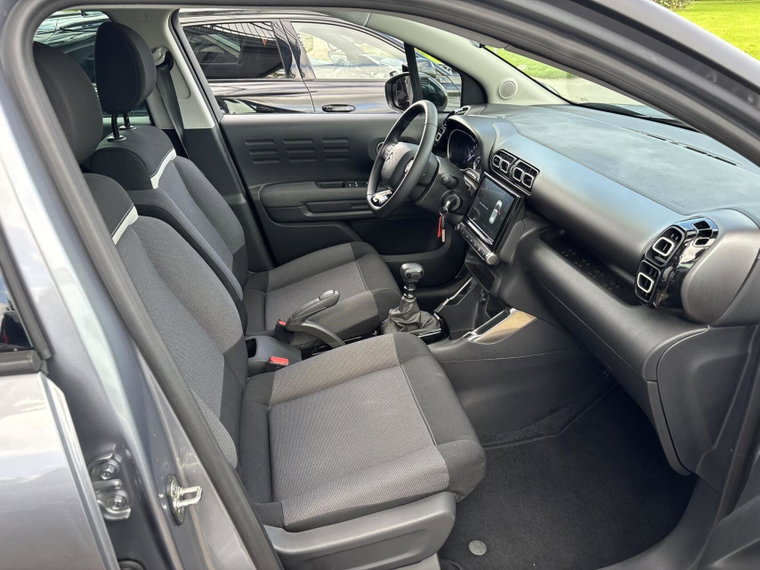 Vehicle Image 11