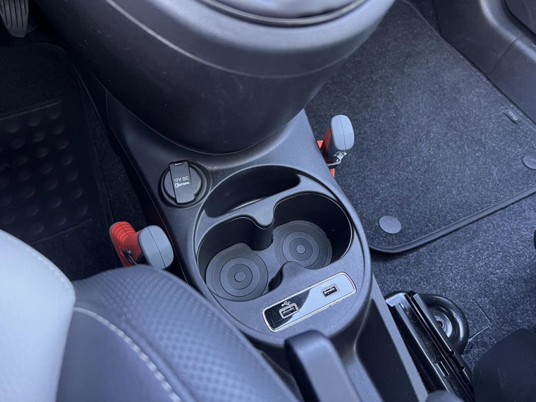 Vehicle Image 28