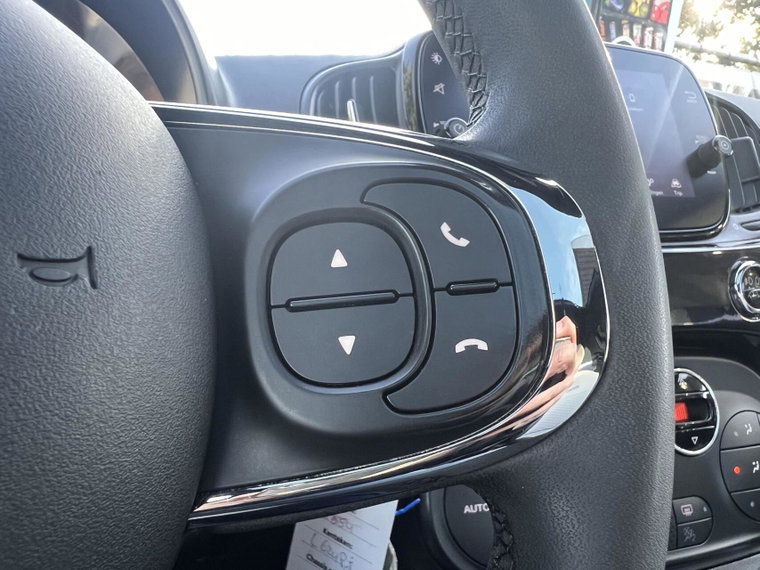 Vehicle Image 32