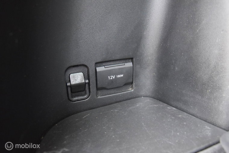 Vehicle Image 42