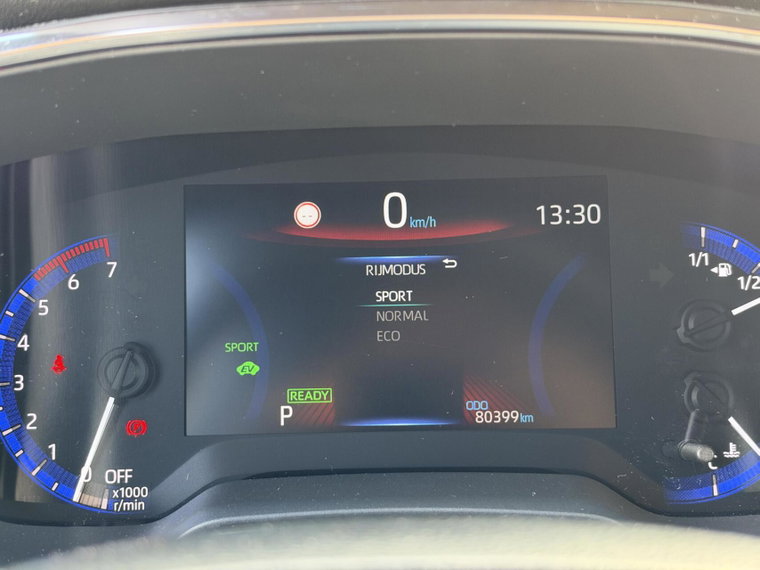 Vehicle Image 25