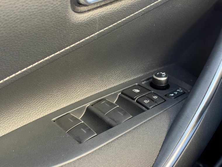 Vehicle Image 32