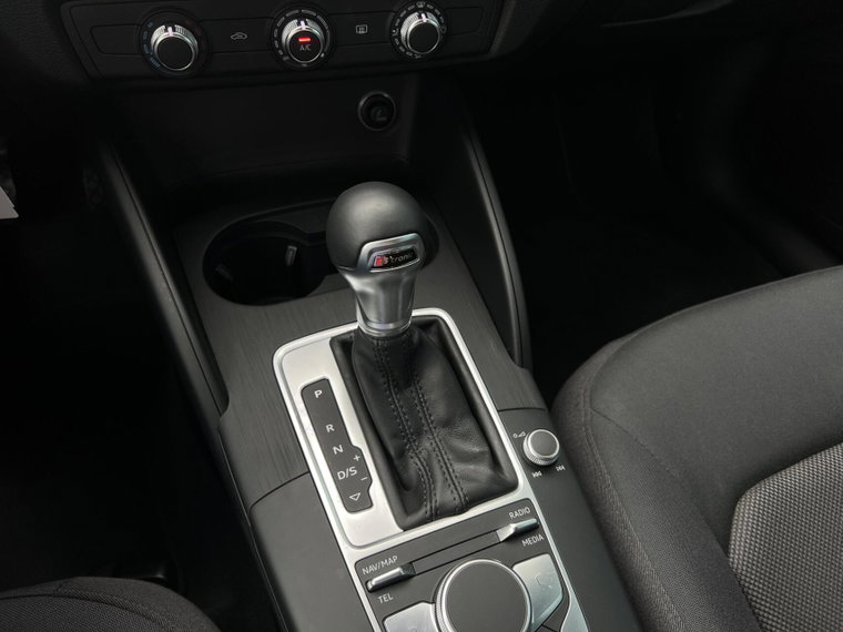 Vehicle Image 24