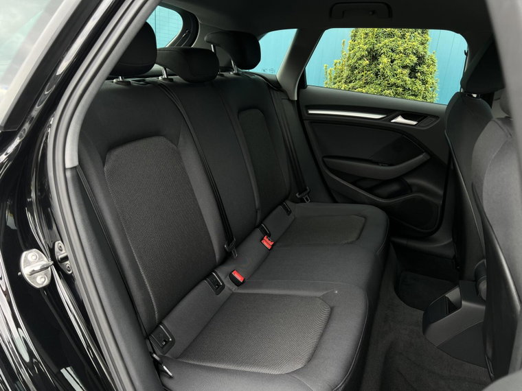 Vehicle Image 33