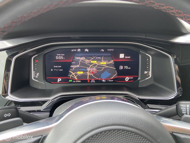 Vehicle Image 32