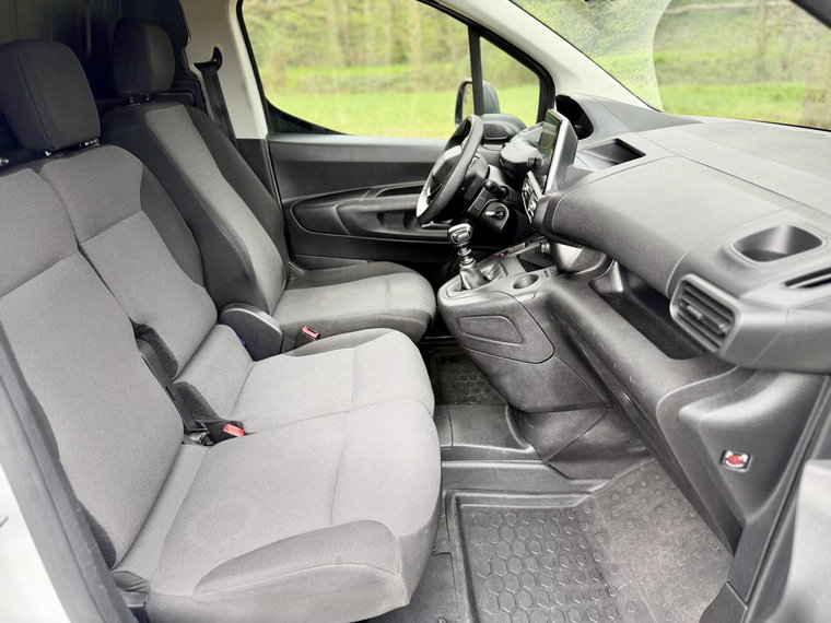 Vehicle Image 18