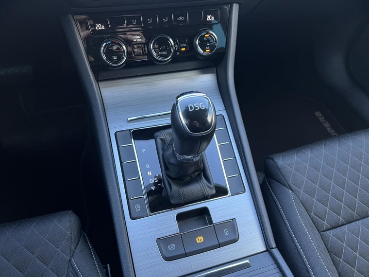Vehicle Image 28