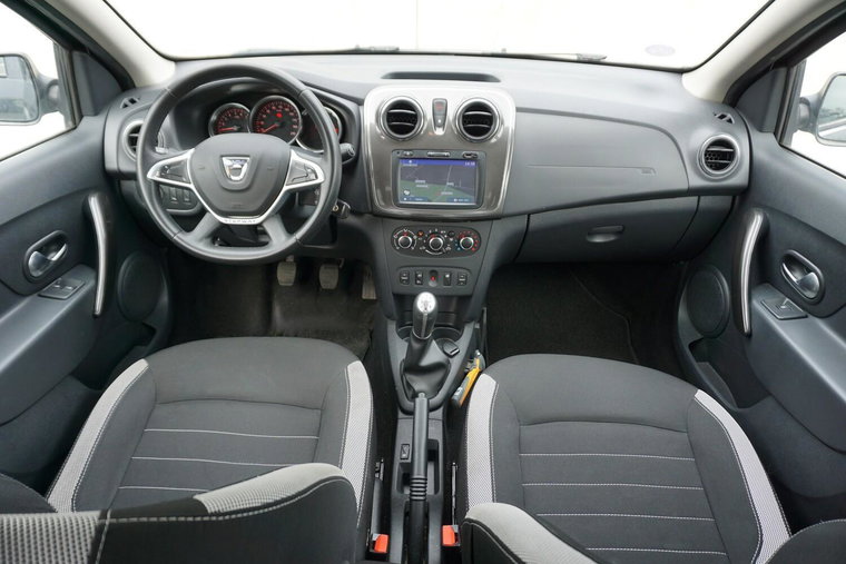 Vehicle Image 18