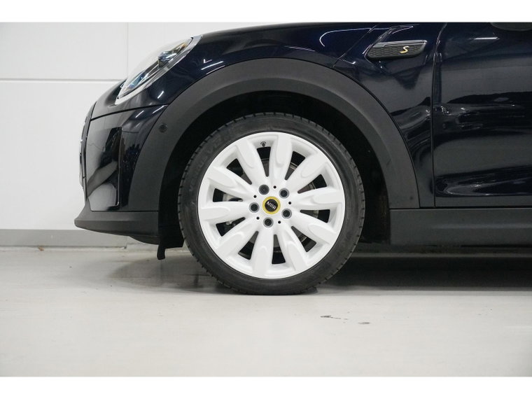 Vehicle Image 41