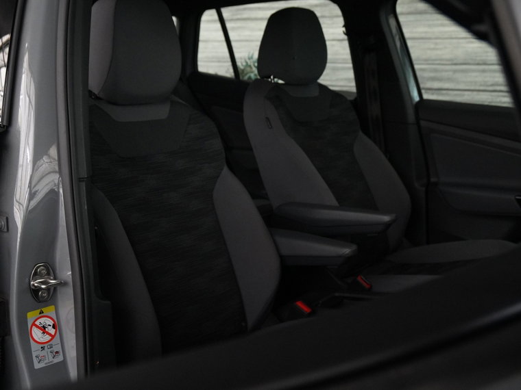 Vehicle Image 26