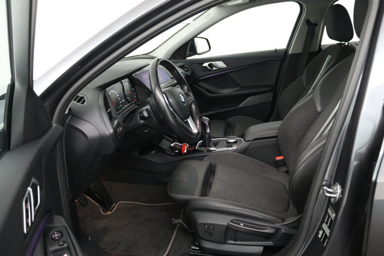 Vehicle Image 23
