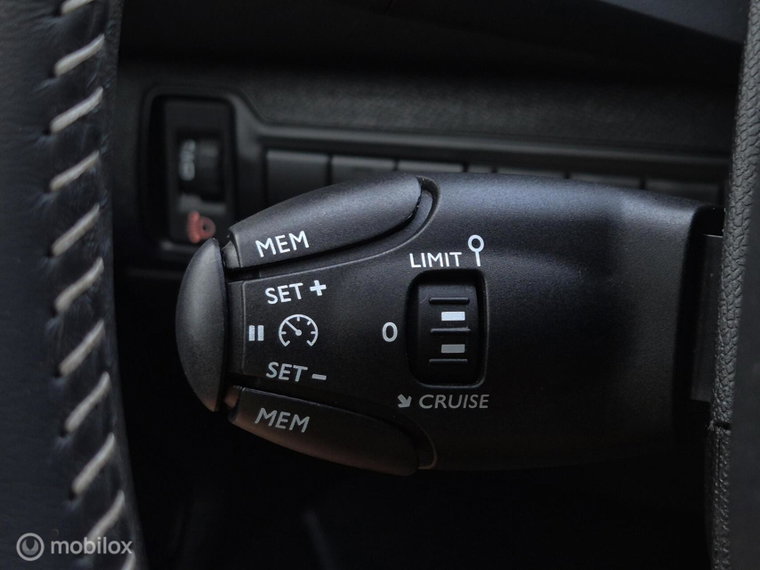 Vehicle Image 48