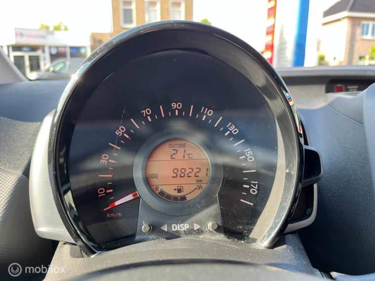 Vehicle Image 17