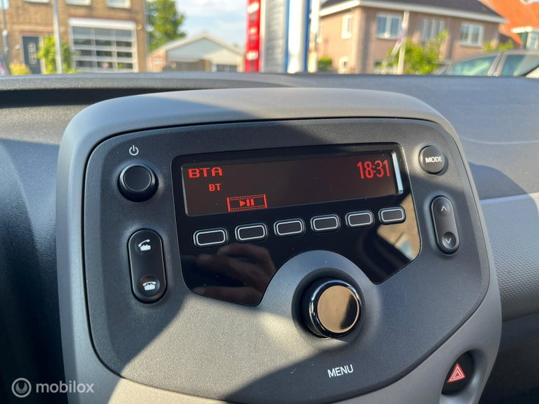 Vehicle Image 19
