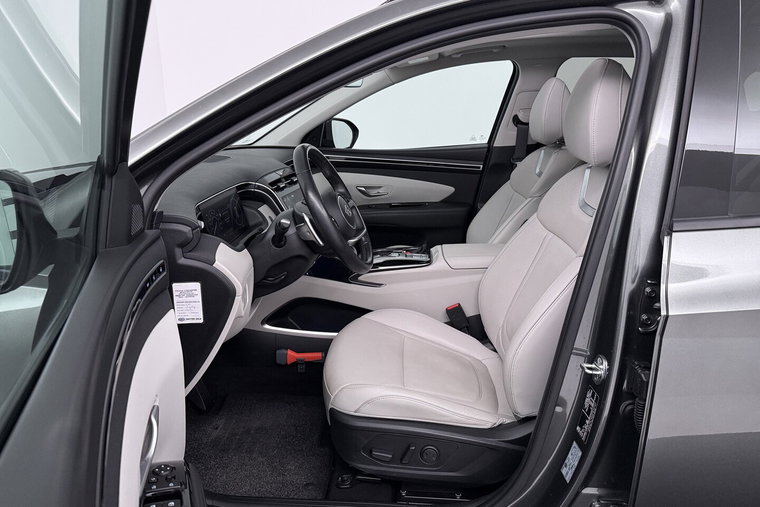 Vehicle Image 21