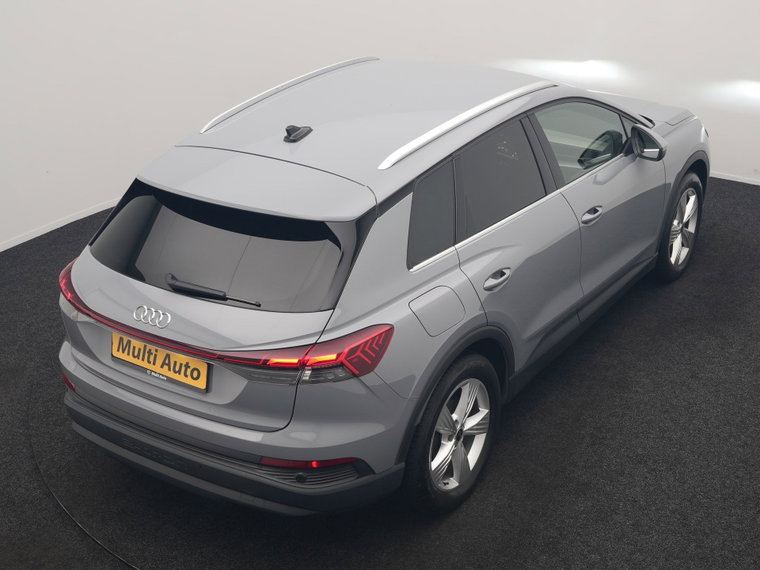 Vehicle Image 40