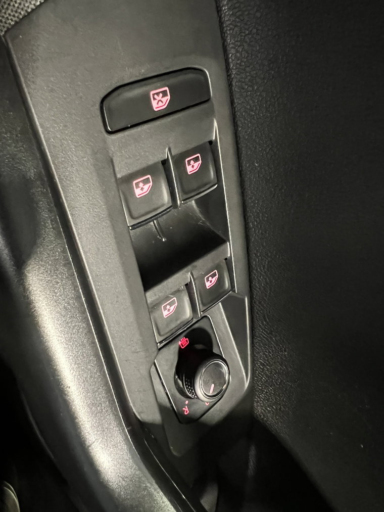 Vehicle Image 33