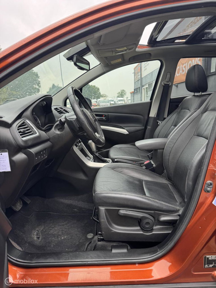 Vehicle Image 12