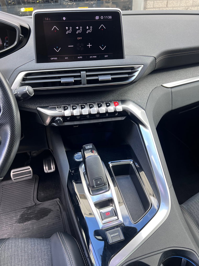 Vehicle Image 52