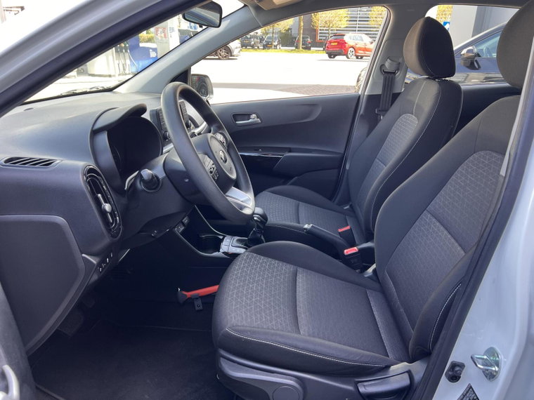 Vehicle Image 15