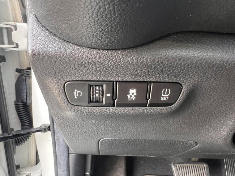 Vehicle Image 26