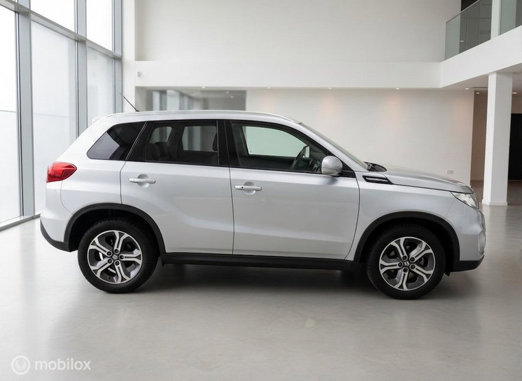 Vehicle Image 12