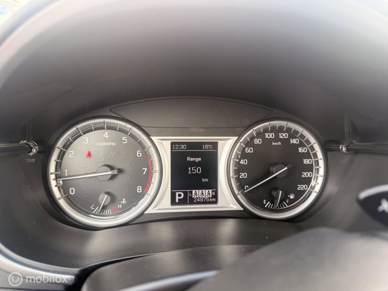 Vehicle Image 32