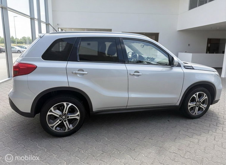 Vehicle Image 11