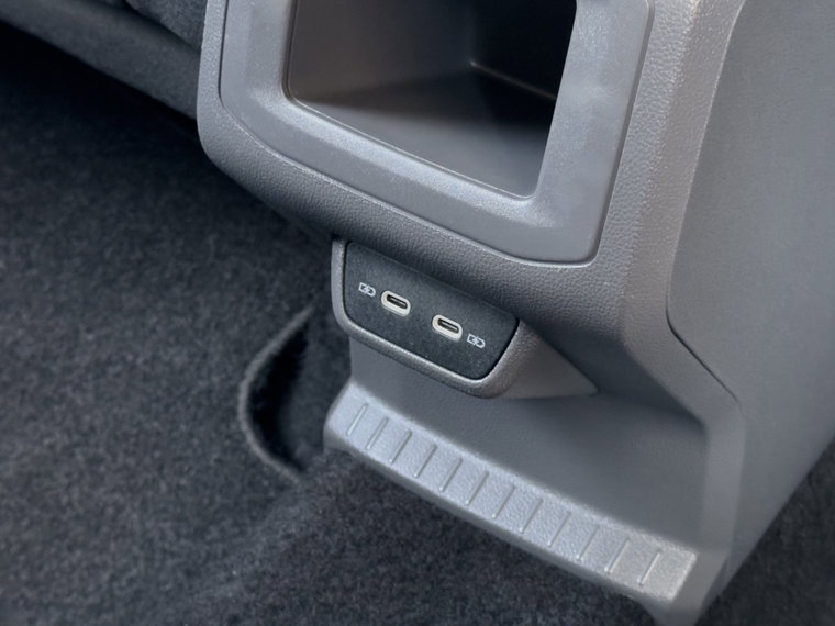 Vehicle Image 25