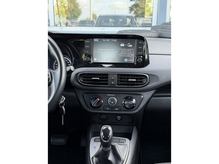 Vehicle Image 18