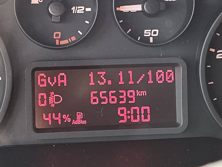 Vehicle Image 9