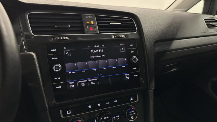 Vehicle Image 32