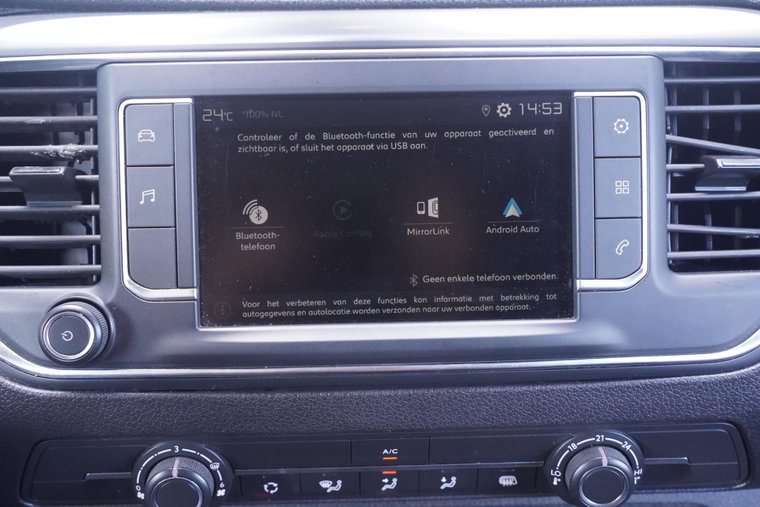 Vehicle Image 26