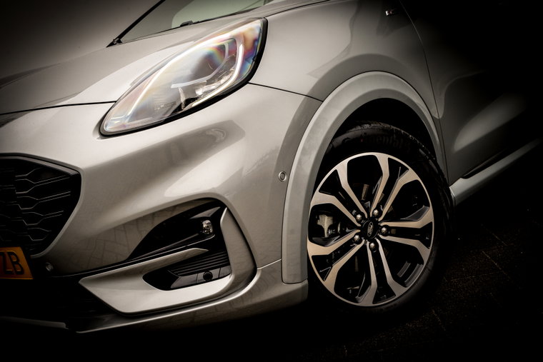 Vehicle Image 9