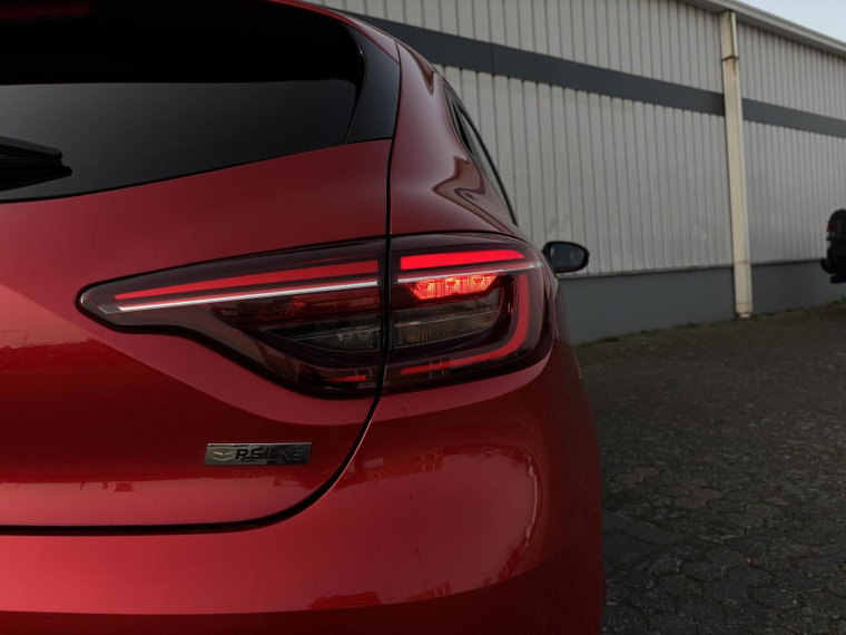 Vehicle Image 32