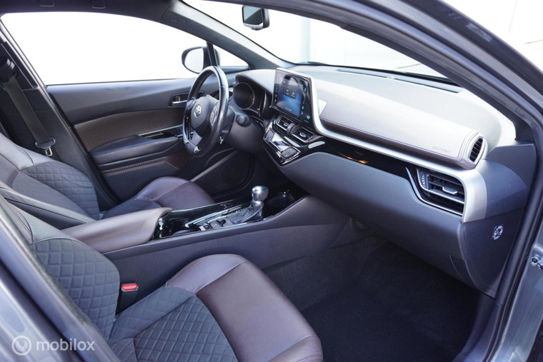 Vehicle Image 12