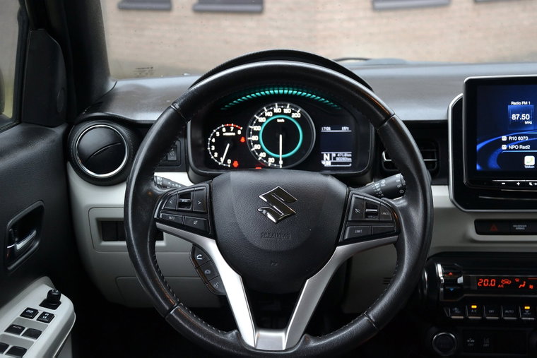Vehicle Image 12