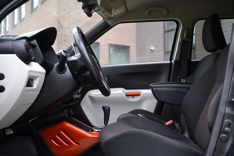 Vehicle Image 6