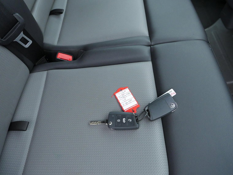Vehicle Image 17