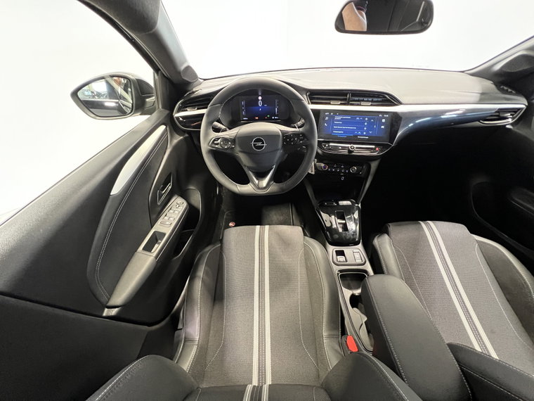Vehicle Image 32