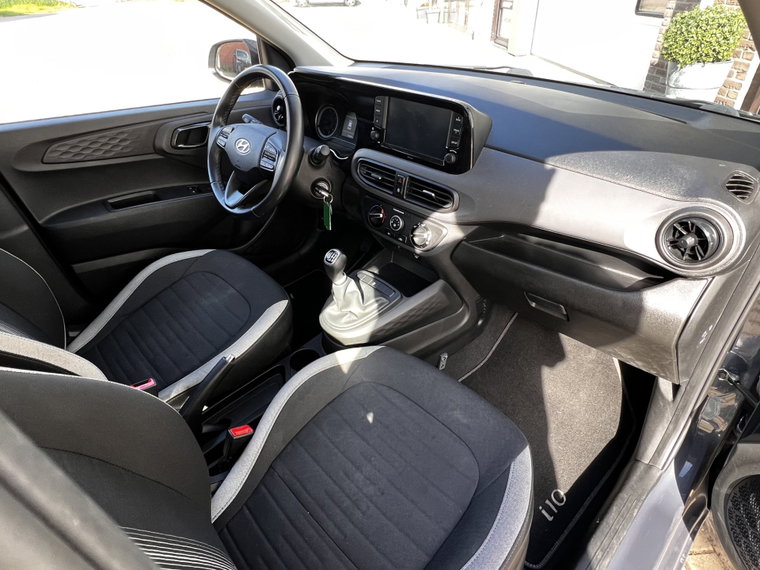 Vehicle Image 19