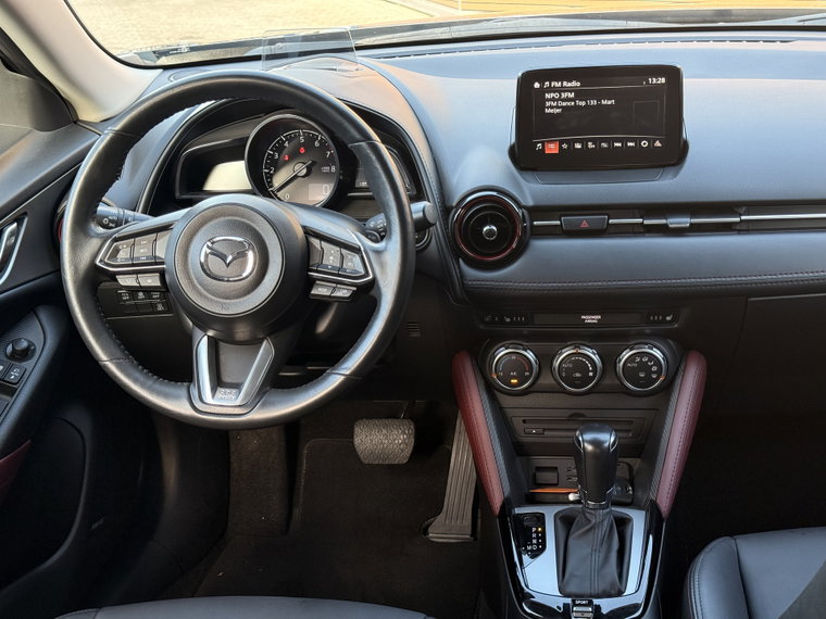 Vehicle Image 19