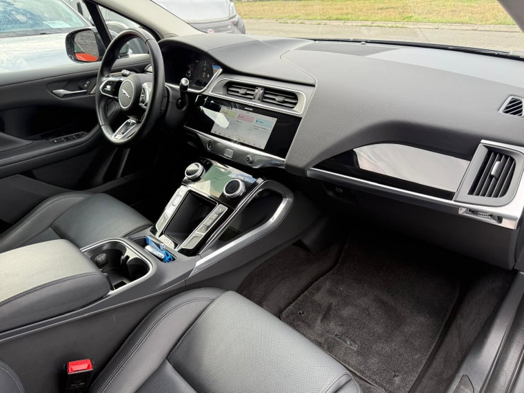 Vehicle Image 40