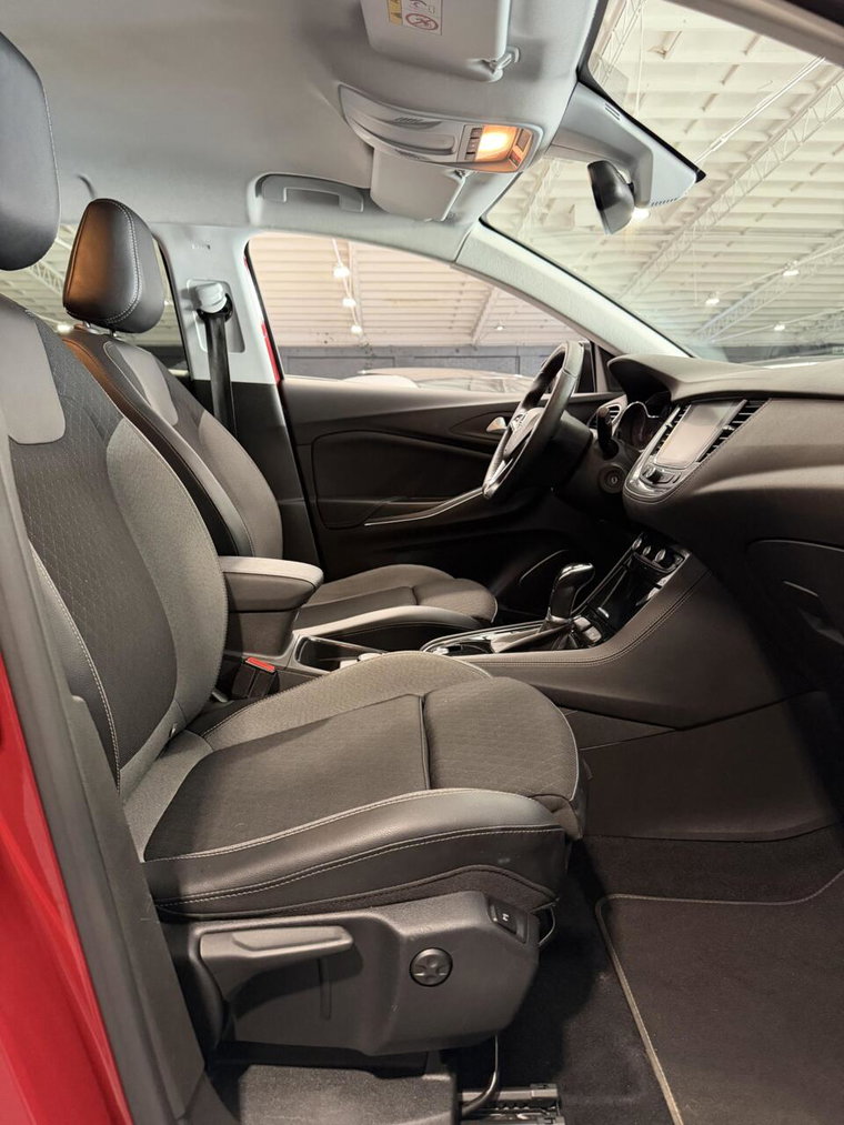 Vehicle Image 15