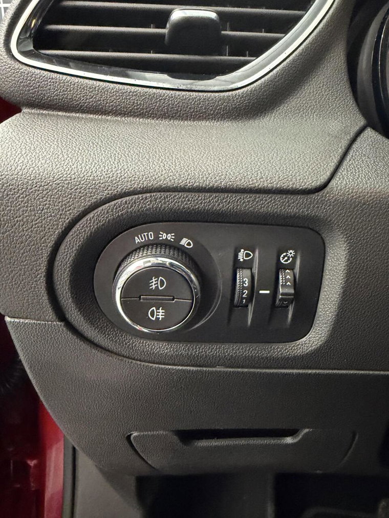 Vehicle Image 32