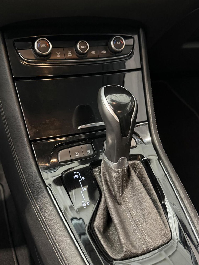 Vehicle Image 35