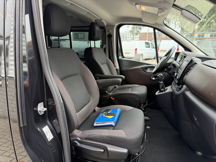 Vehicle Image 38