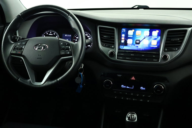 Vehicle Image 15